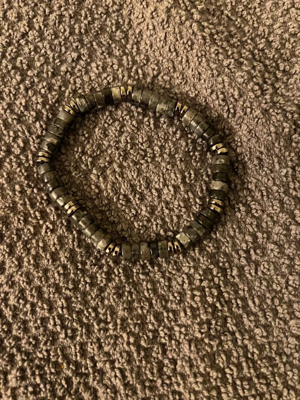 Designs by Forte Men’s Gray Labradorite Stretch Bracelet